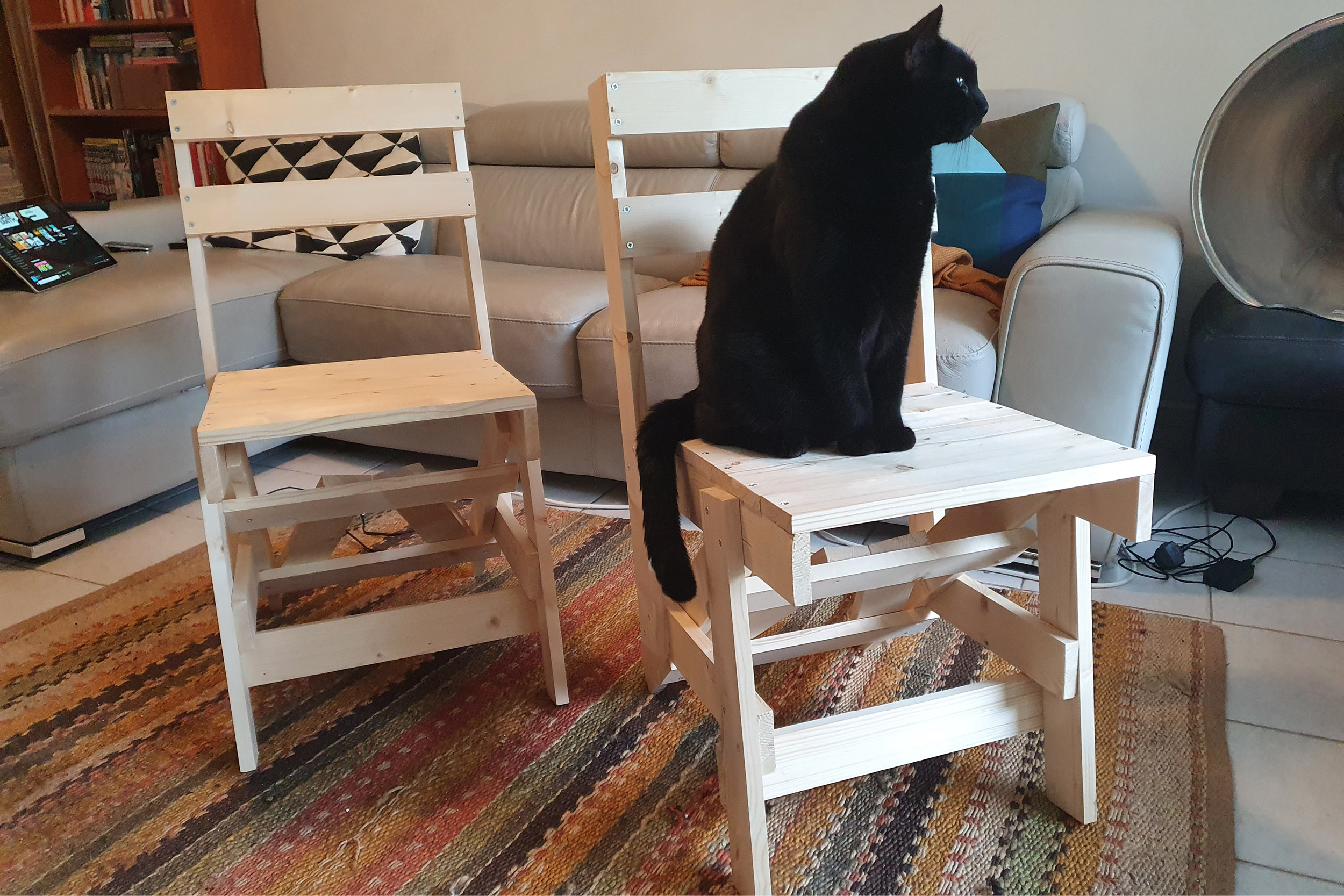 poacea menu mari chair © dan stilwell